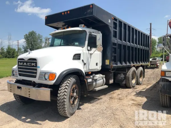 2007 Mack CV713