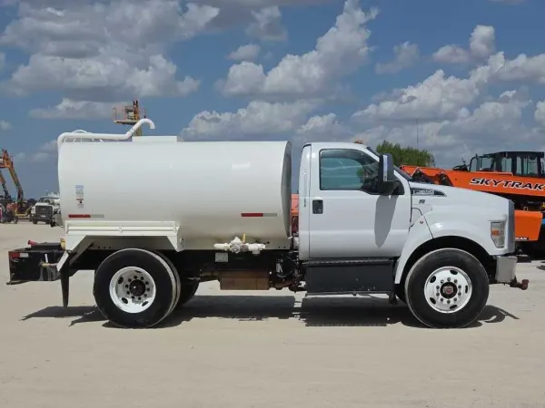 2017 Ford F-650