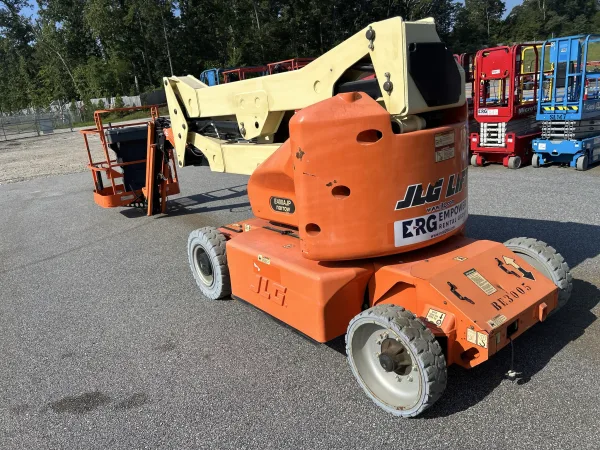 2014 JLG E400AJPN