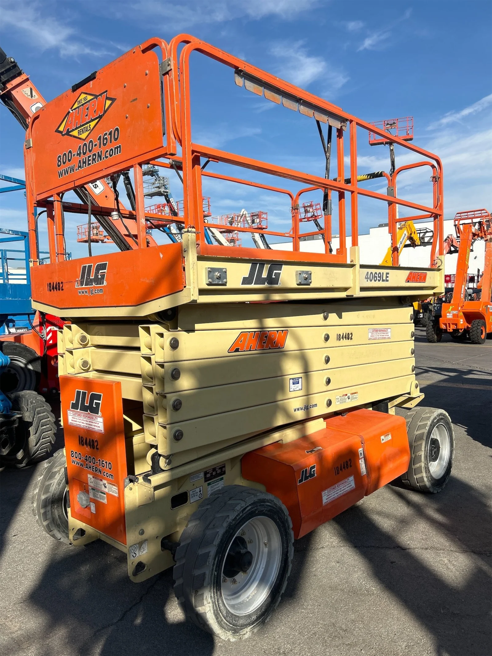 2017 JLG 4069LE
