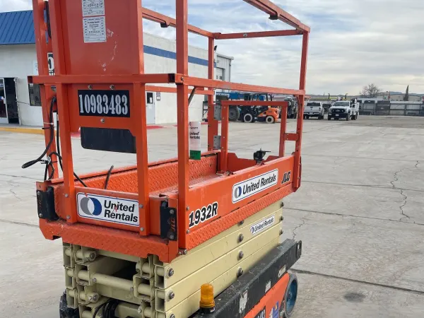 2019 JLG 1932R