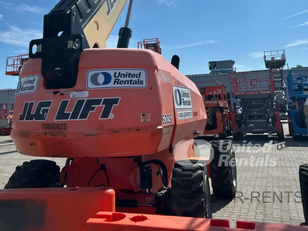 2017 JLG 600S