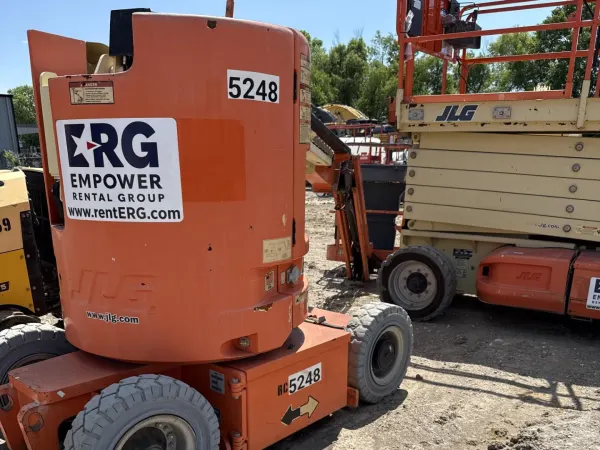 2013 JLG E300AJP