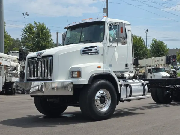 2015 WESTERN STAR 4700