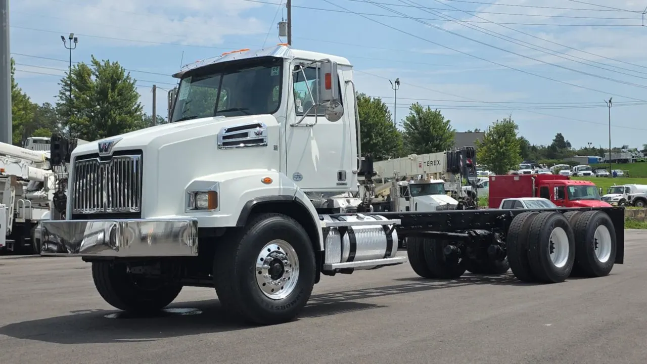 2015 WESTERN STAR 4700