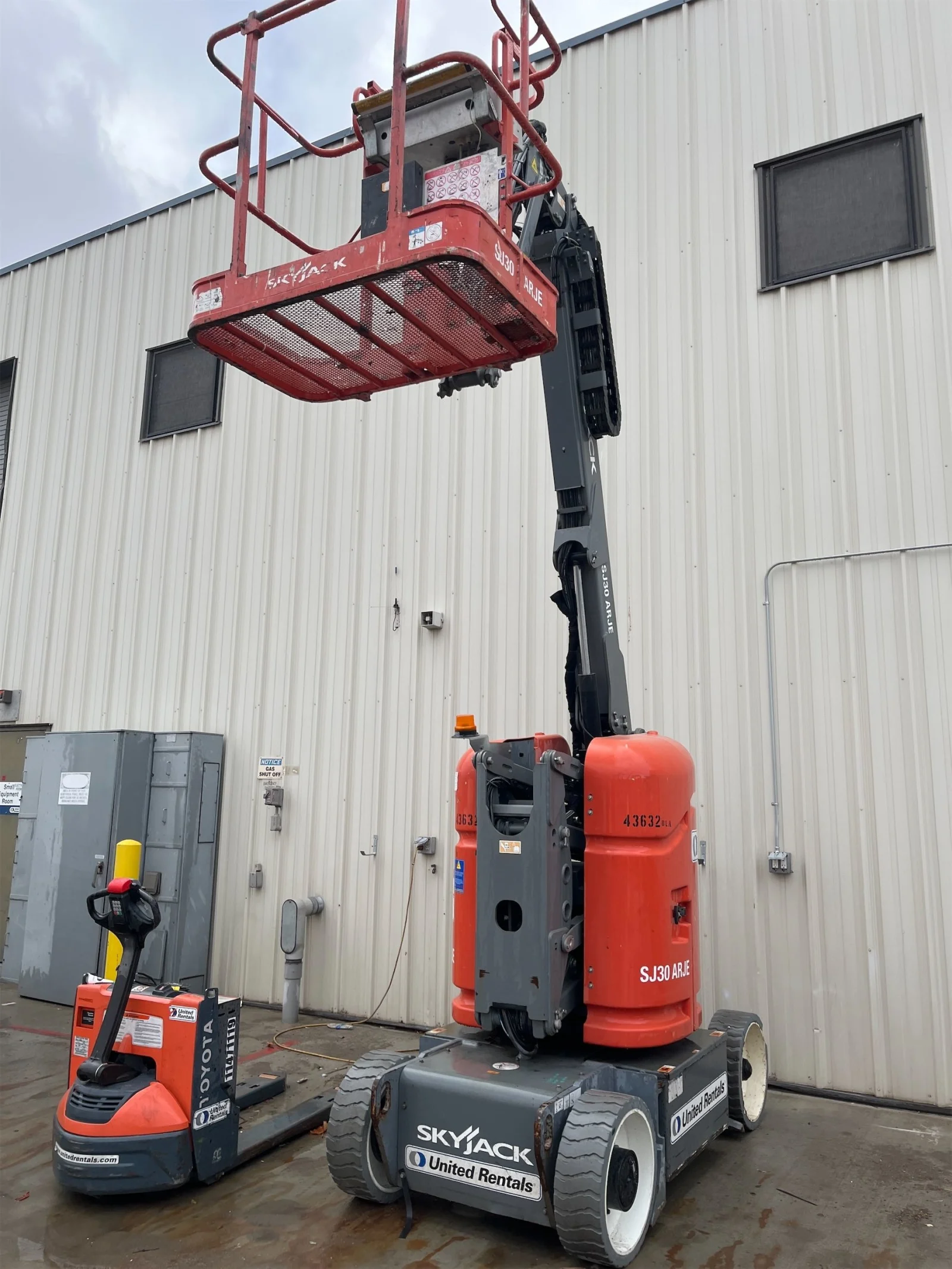 2017 Skyjack SJ30ARJE Articulating