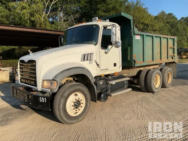 2009 Mack GU713