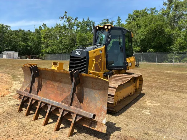 2023 Caterpillar D3-12LGP