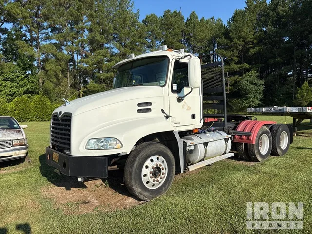 2004 Mack CX613