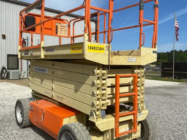 2017 JLG 4069LE