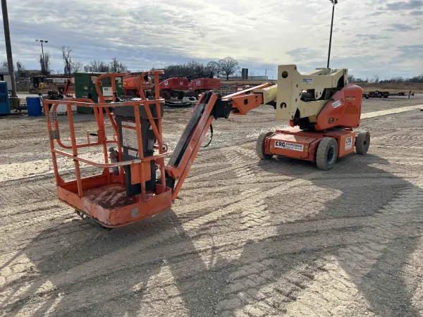 2015 JLG E400AJP