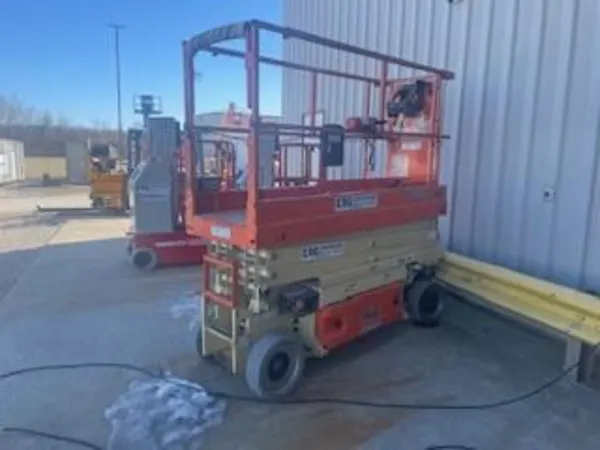 2017 JLG 2032ES