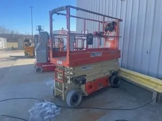2017 JLG 2032ES