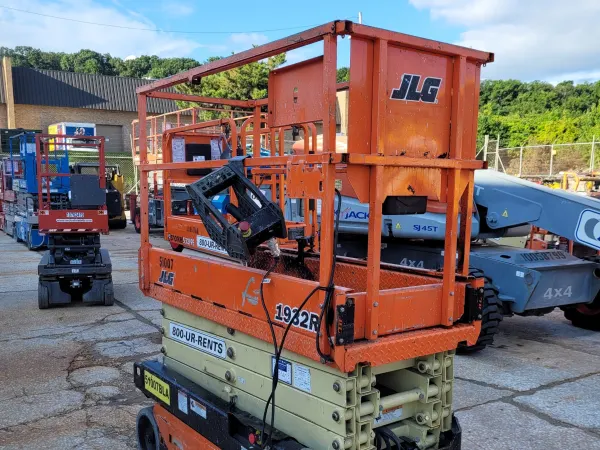 2017 JLG 1932R
