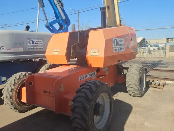 2017 JLG 660SJ