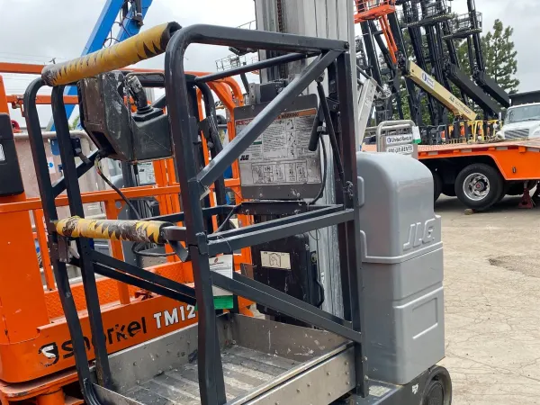 2017 JLG 20MVL Self-Propelled One-Person