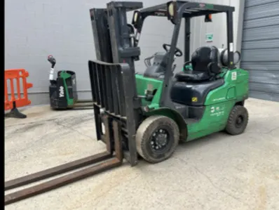 2016 Mitsubishi FG25N