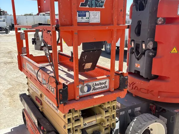 2019 JLG 1932R