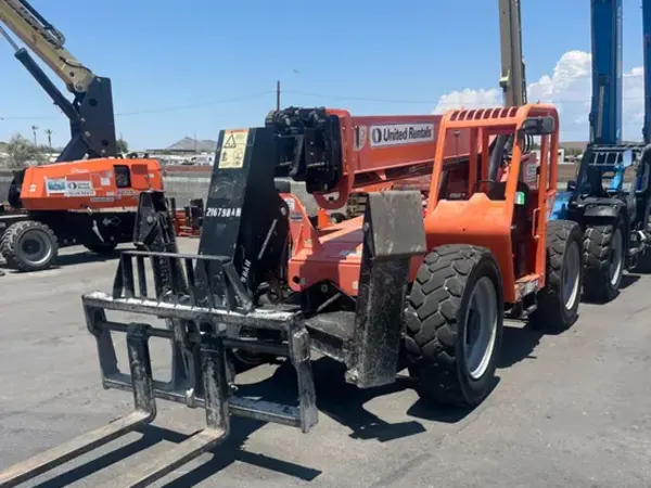 2019 JLG 10054
