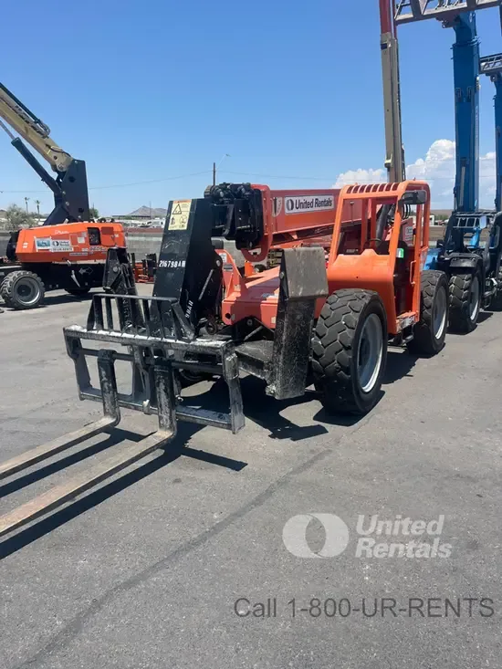 2019 JLG 10054