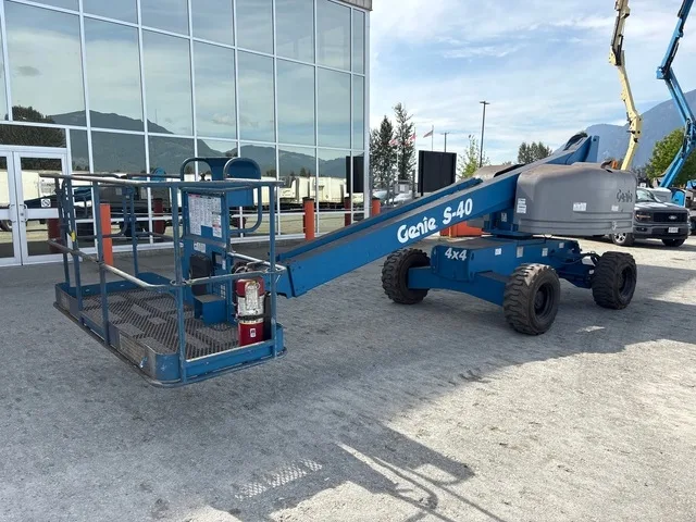 2017 Genie S-40