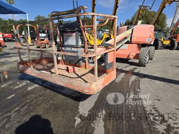 2018 JLG 400S