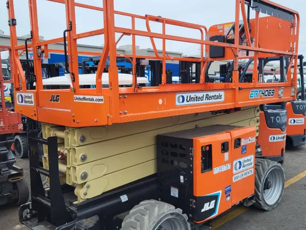 2022 JLG ERT4069