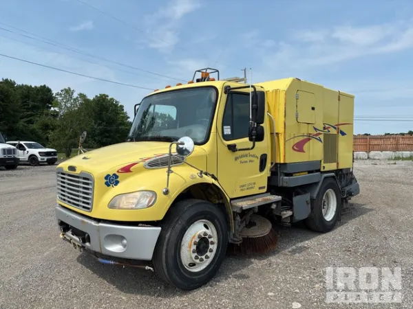 2007 Freightliner M2 106