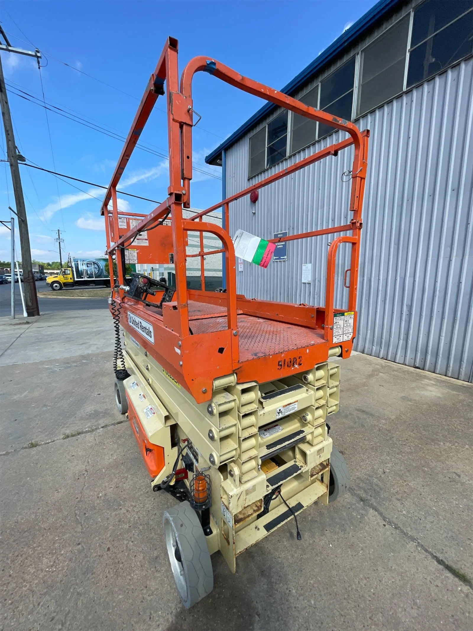 2017 JLG 3246ES