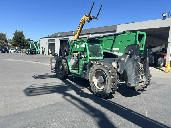2018 JLG 1255