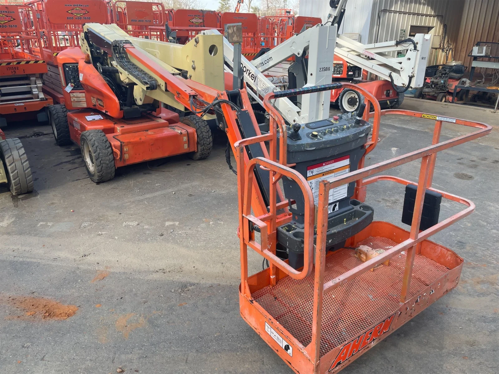 2014 JLG E450AJ-Articulating-Boom-Lift