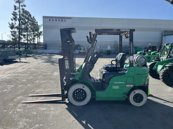 2016 Mitsubishi FG25N
