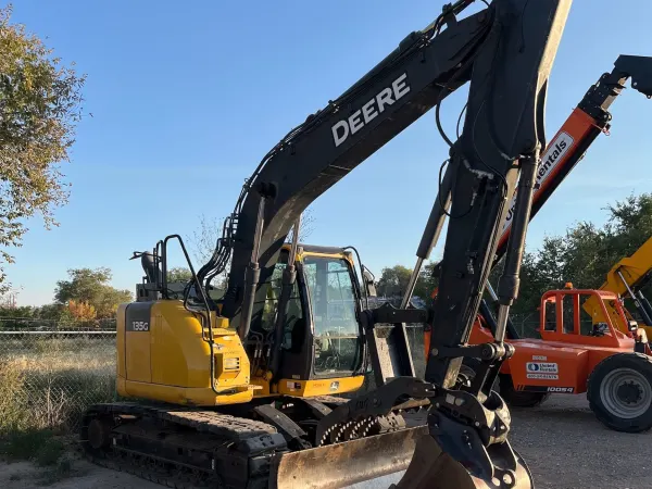 2020 John Deere 135G