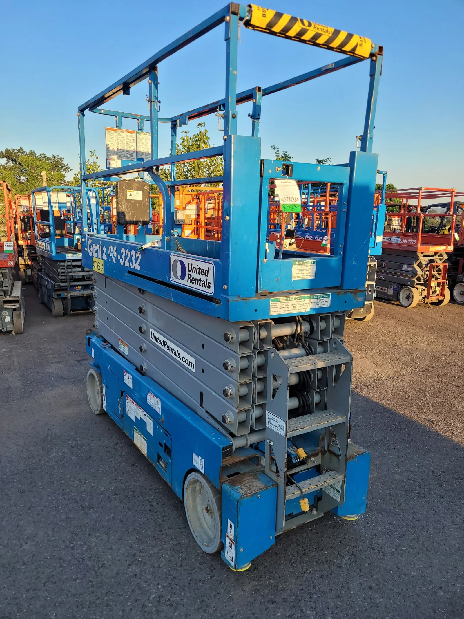 2017 Genie GS-3232