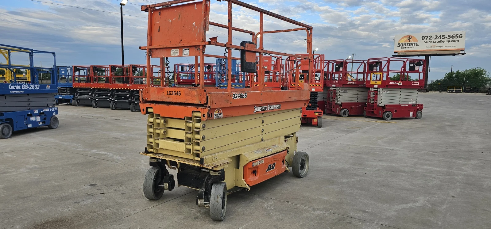 2017 JLG 3246ES