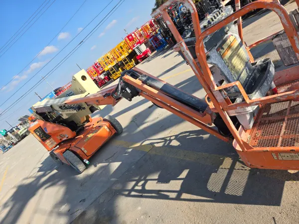 2017 JLG E400AJPN Articulating