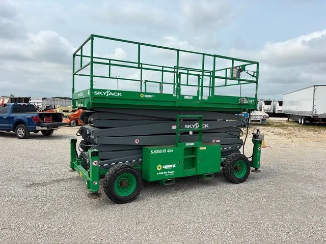 2017 Skyjack SJ9250RT