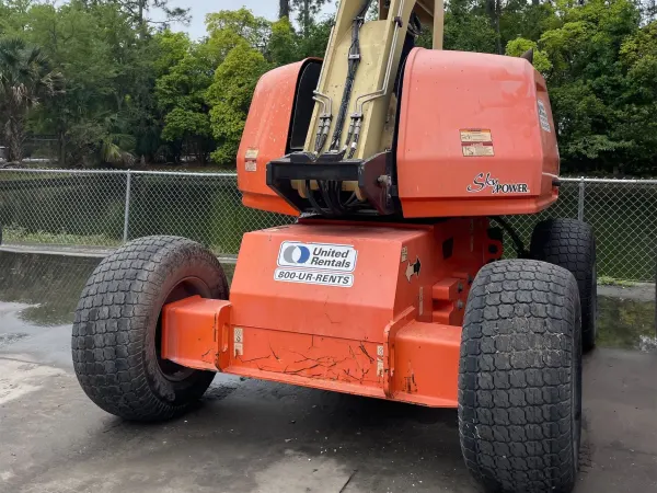 2017 JLG 600S