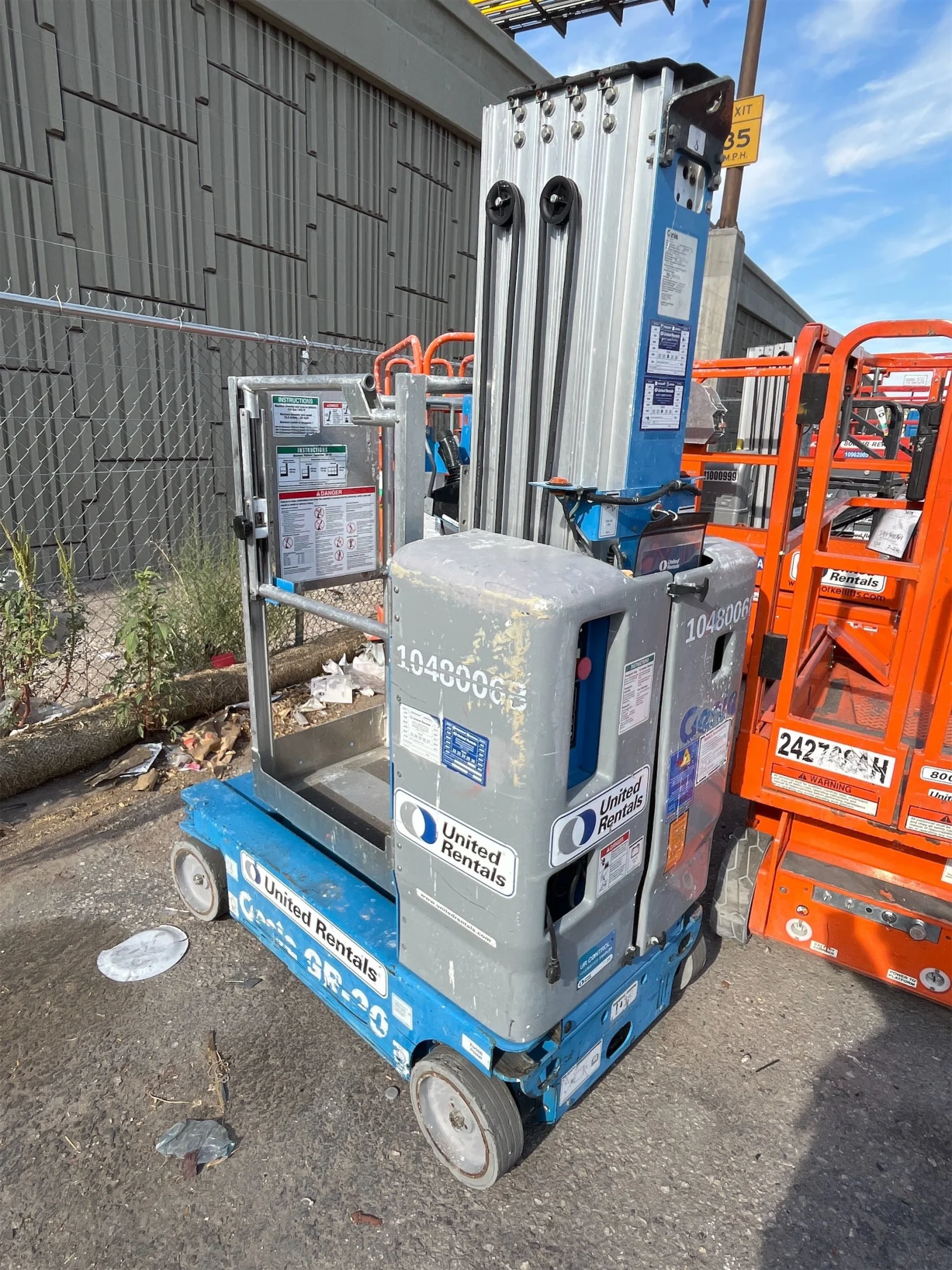 2016 Genie GR-20 Self-Propelled One-Person