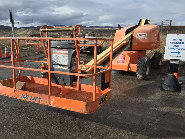2018 JLG 400S