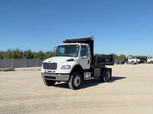 2019 Freightliner M2106