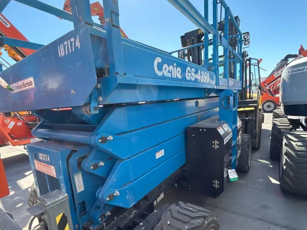 2017 Genie GS-4390-RT-Rough-Terrain