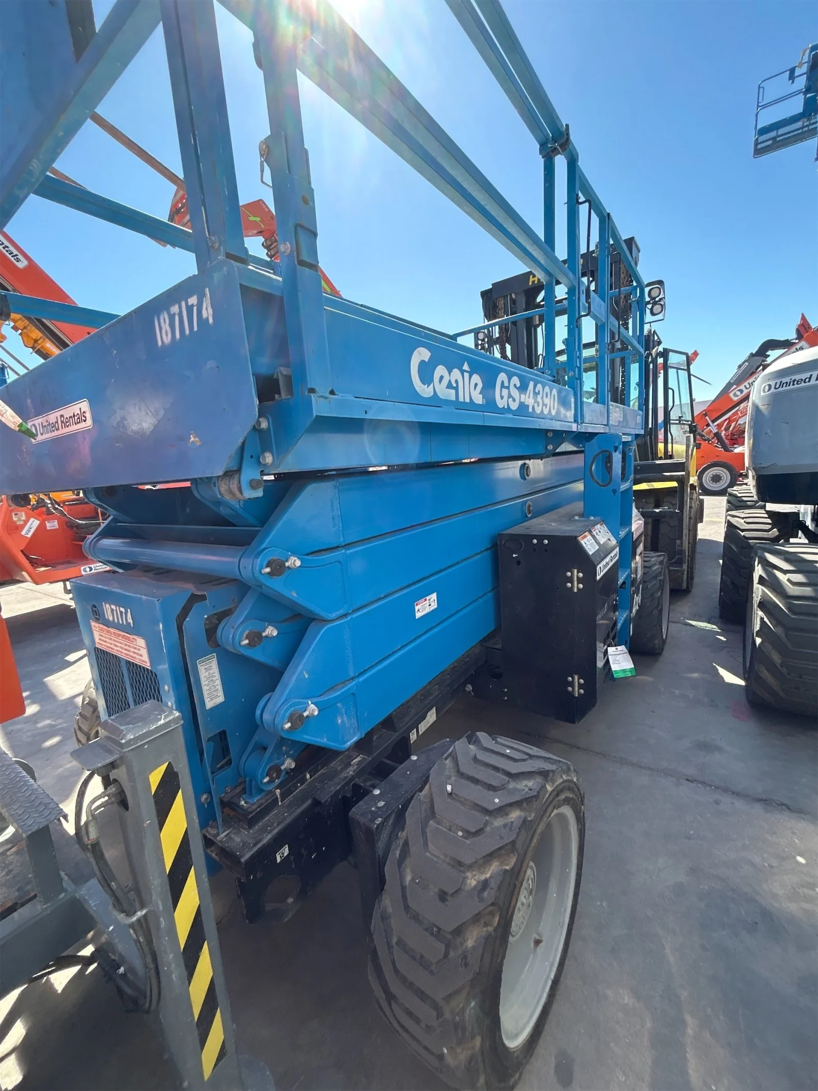 2017 Genie GS-4390-RT-Rough-Terrain