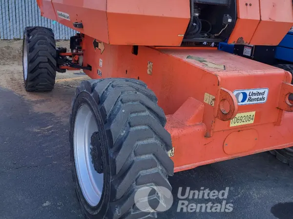 2017 JLG 800S