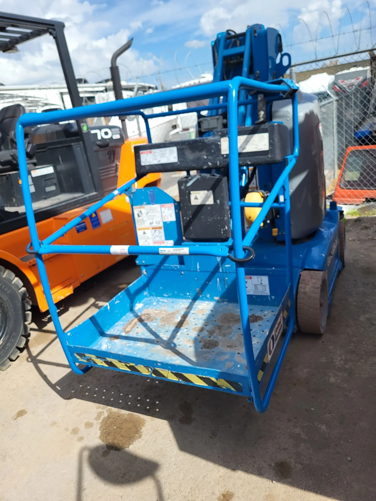 2018 Genie GR-26J Vertical Mast