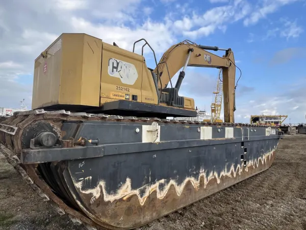 2021 Caterpillar 330
