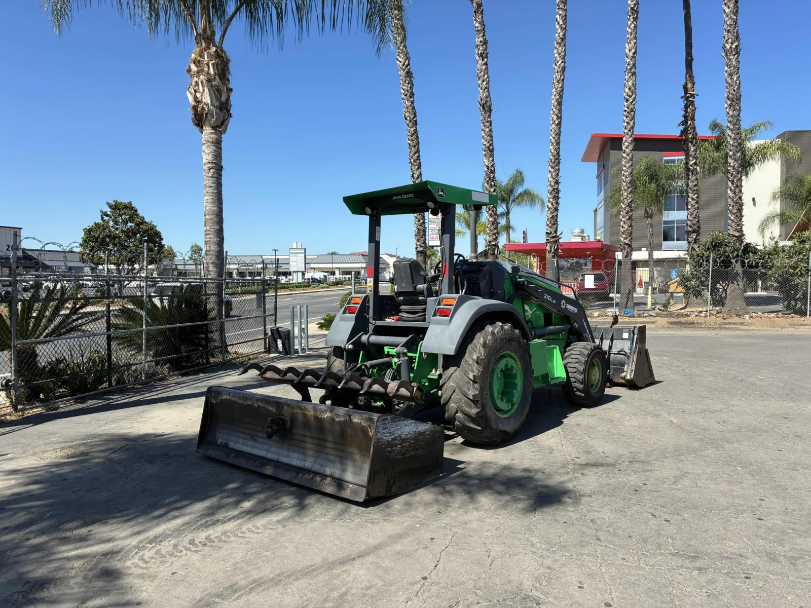 2018 John Deere 210L EP