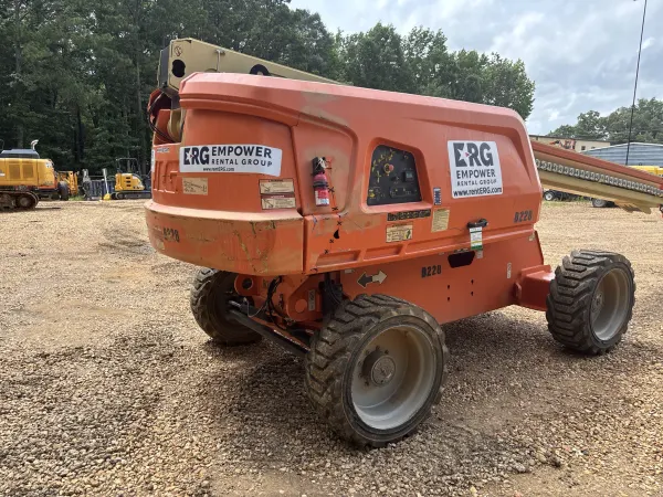 2019 JLG 660SJ