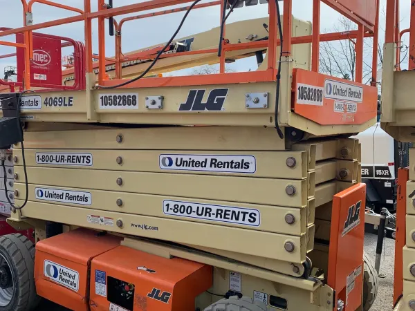 2017 JLG 4069LE