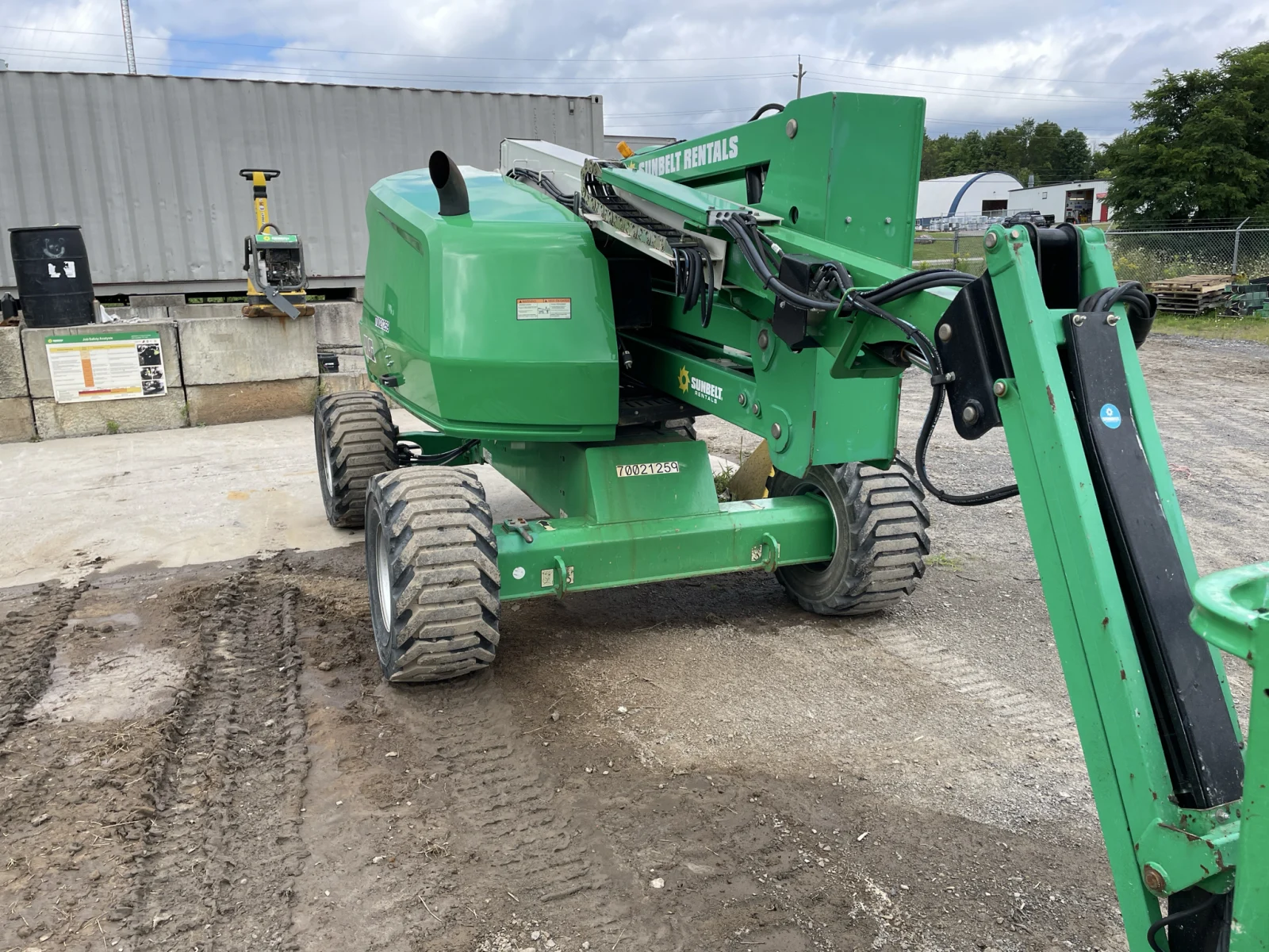 2017 JLG 450AJ